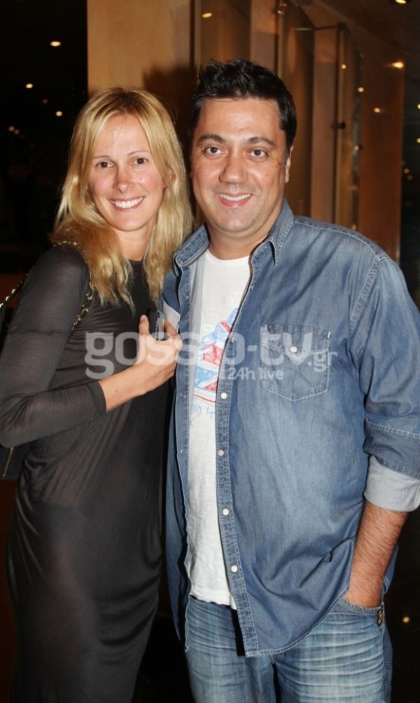 Λαμπερή πρεμιέρα για την παράσταση «Σωτηρία Μπέλλου – Η περιπλανώμενη ζωή μιας ρεμπέτισσας»