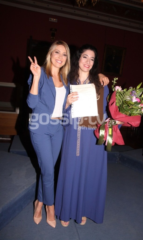 Η Παπαβασιλείου στην ορκωμοσία της αδερφής της 