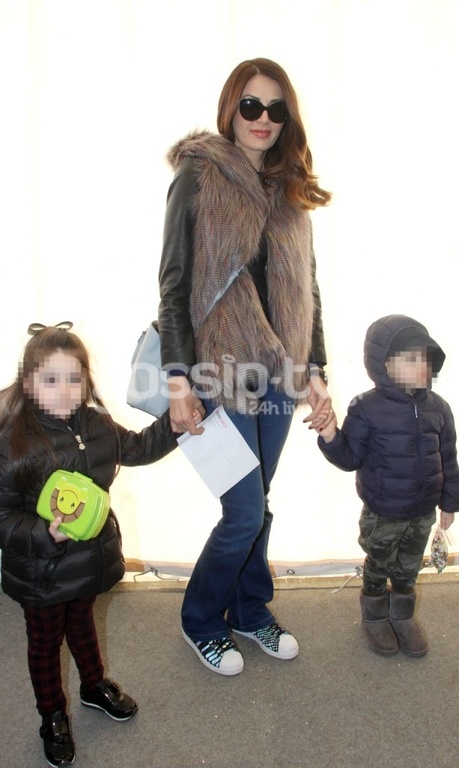 Τζένη Τζιβεριώτη: Χριστουγεννιάτικη έξοδος με την κόρη της