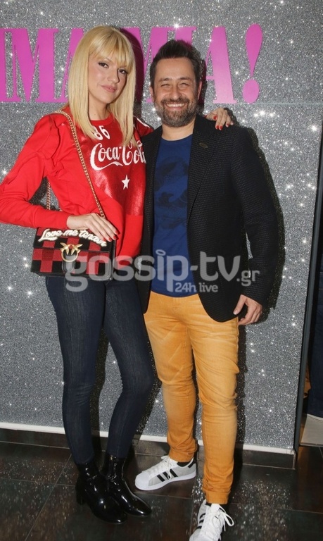 Φαίη Σκορδά: Με τους συνεργάτες της στο Mamma Mia