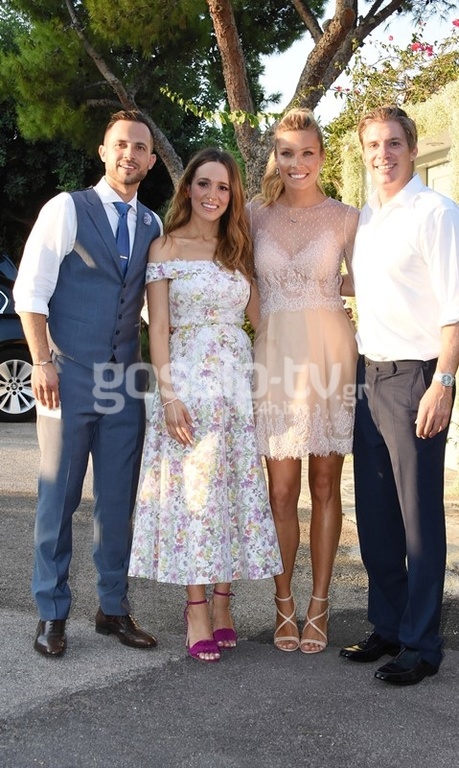 Καλομοίρα: Το φωτογραφικό άλμπουμ της βάπτισης της κόρης της