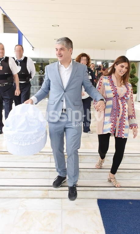 Σταματίνα Τσιμτσιλή: Η έξοδός της από το μαιευτήριο 