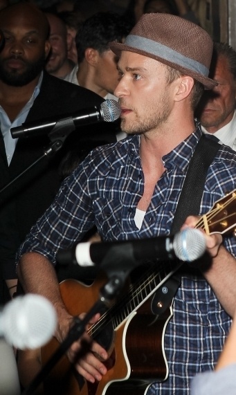 Video: Εμφάνιση – έκπληξη του Justin Timberlake