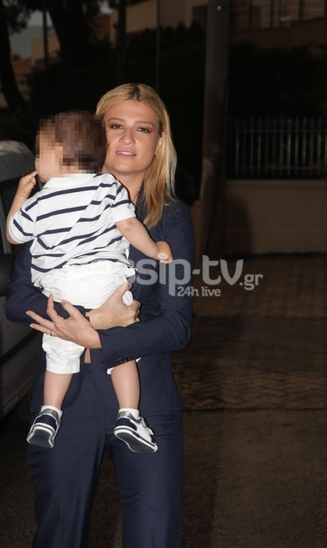 Ο Λιάγκας Junior πήρε μία πρώτη γεύση του τι σημαίνει βάπτιση! (φωτό)