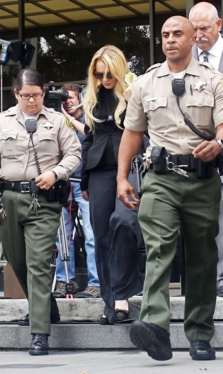 Φυλάκιση 90 ημερών για τη Lindsay Lohan