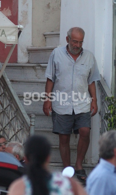  Αλέκος Αλαβάνος: Ξέγνοιαστες στιγμές στην Τήνο