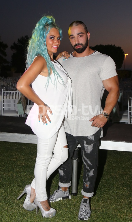 Δείτε το Γωγουλίνι σήμερα με μπλε μαλλιά και τατουάζ