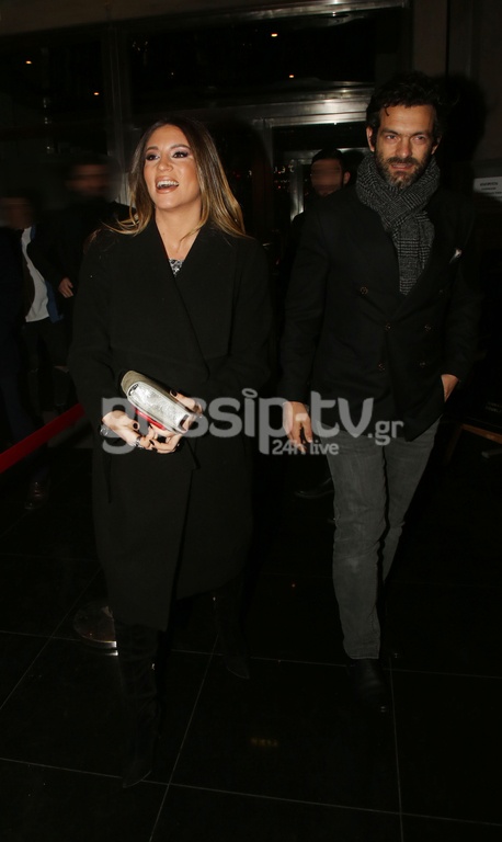 Με φουσκωμένη κοιλιά στα μπουζούκια