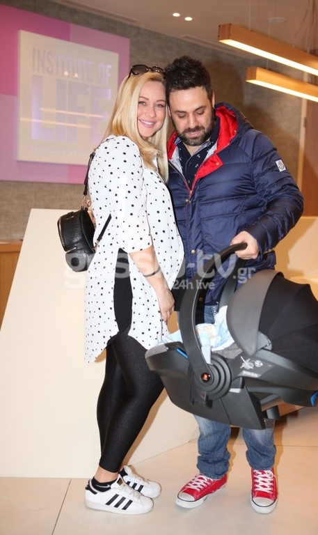 Βγήκε από το μαιευτήριο η Ελευθερία Παντελιδάκη