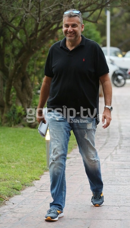 Γιώργο, sorry κιόλας, εσύ δεν μπορούσες να κουβαλήσεις τίποτα;