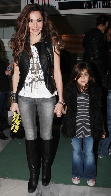 Η Μελίνα Νικολαϊδη με την μαμά της στο ΟΑΚΑ