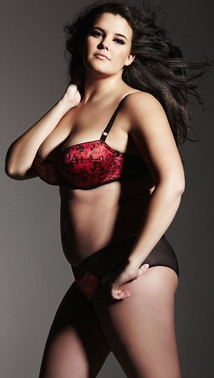 Εύσωμο μοντέλο η νικήτρια για διαφημιστική καμπάνια σέξι εσωρούχων