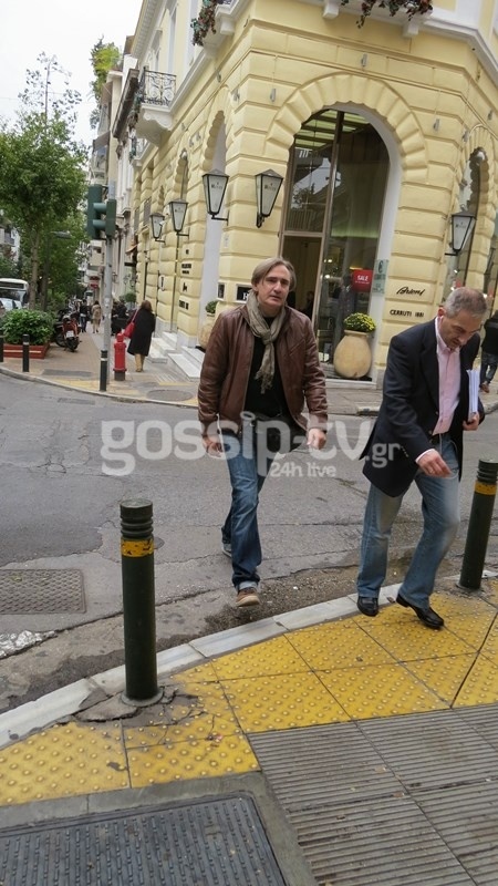 Άκης Σακελλαρίου: Βόλτα στο Κολωνάκι