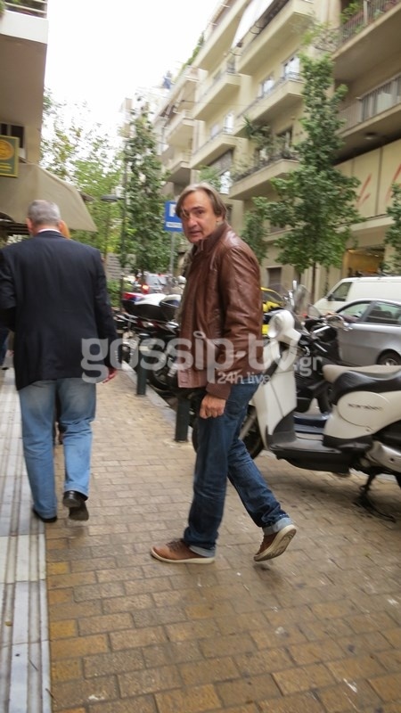 Άκης Σακελλαρίου: Βόλτα στο Κολωνάκι