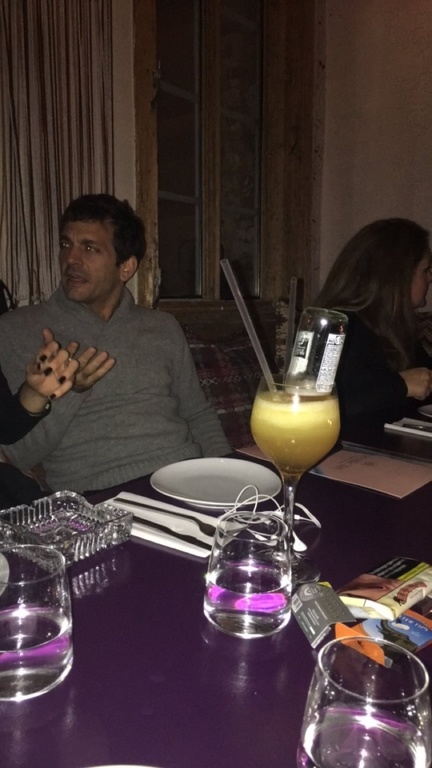 Λαμπερά γενέθλια για τη Ρούλα Ρέβη – Οι δύο τούρτες και το φιλί του Τότσικα