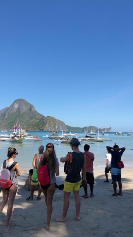 Η Κόνυ Μεταξά «κολάζει» και τις Φιλιππίνες