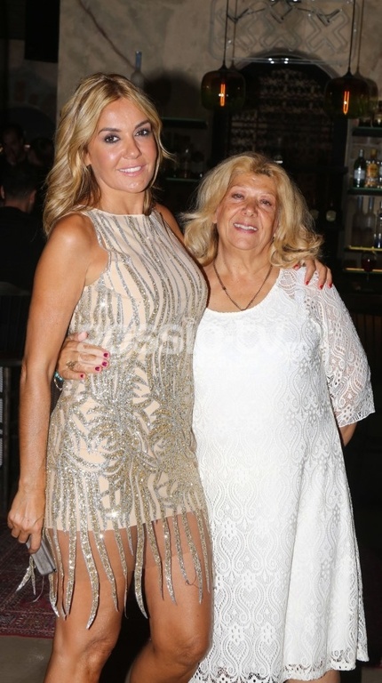 Απαστράπτουσα στα γενέθλια της η Χριστίνα Παππά