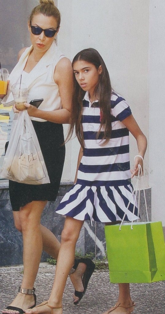 Τατιάνα Στεφανίδου: Με την κόρη της για ψώνια στην Κηφισιά