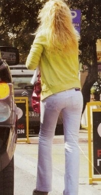 Ελένη Μενεγάκη: Στο αστυνομικό τμήμα της περιοχής της (φωτό)