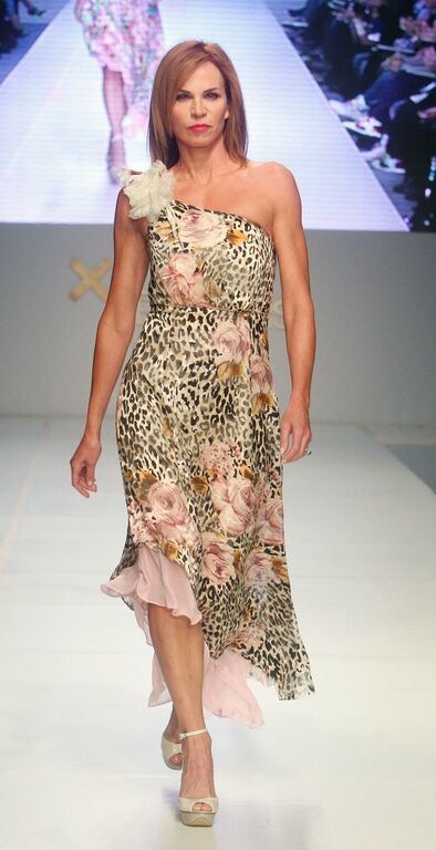 Εντυπωσίασε η πρώην σύζυγος του Alain Delon στην πασαρέλα 