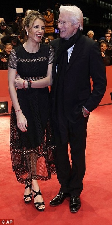 Full in love παρά τα 34 χρόνια διαφορά ηλικίας τους