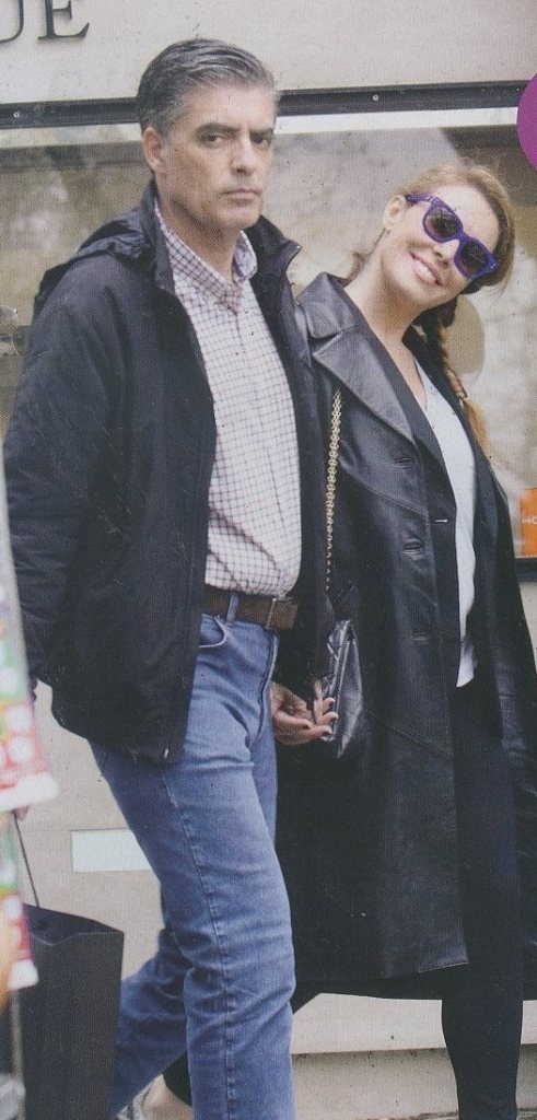 Στεφανίδου-Ευαγγελάτος: Με τον γιο τους βόλτα στην Κηφισιά