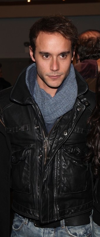 Ποιος ηθοποιός αποκάλυψε πως αγαπημένο του παλιό ρούχο είναι μια μπλούζα που είχε στο Γυμνάσιο; 