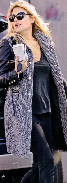 Φαίη Σκορδά: Με την νταντά του Γιαννάκη σε παιδικό πάρτι