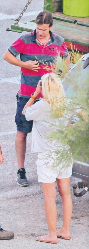 Μενεγάκη-Παντζόπουλος: Αγορές για το σπίτι τους και την επιχείρηση στα Άχλα