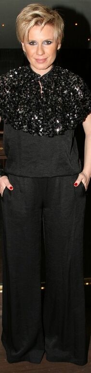 Στυλιστικά ατοπήματα και αλλαγές της Κατερίνας Καραβάτου από το 2007! (φωτό)