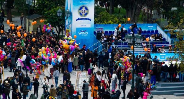Η WIND φωτίζει την καρδιά της Αθήνας