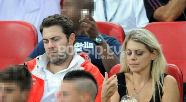 Χρήστος Χολίδης: Με την κουμπάρα του στο γήπεδο