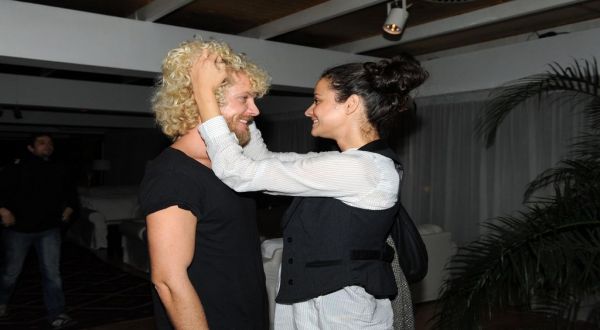 Η Πηνελόπη Αναστασοπούλου... ροκάρει