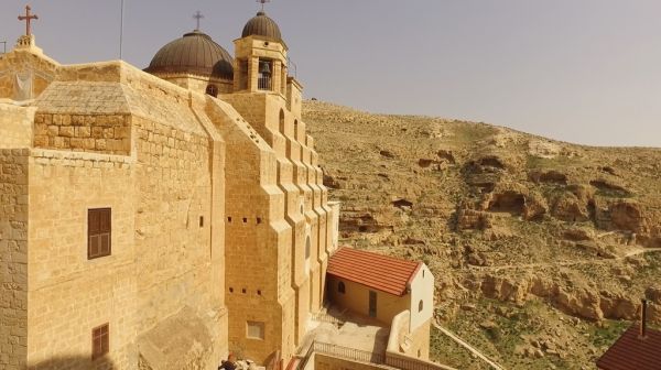 «Φωτεινά μονοπάτια»: «Τα άγια προσκυνήματα της Βηθλεέμ»