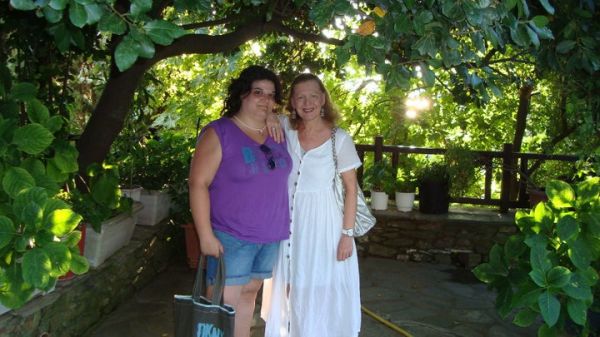 Στη Σκιάθο η Έλενα Ακρίτα!