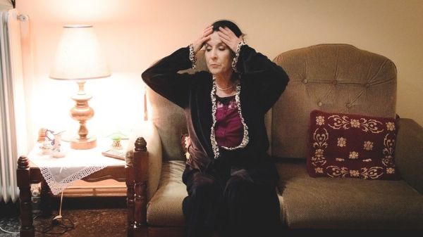 10η Εντολή: Η ασφυκτική αγάπη και οι απρόβλεπτες συνέπειες που θα κόψουν την ανάσα!