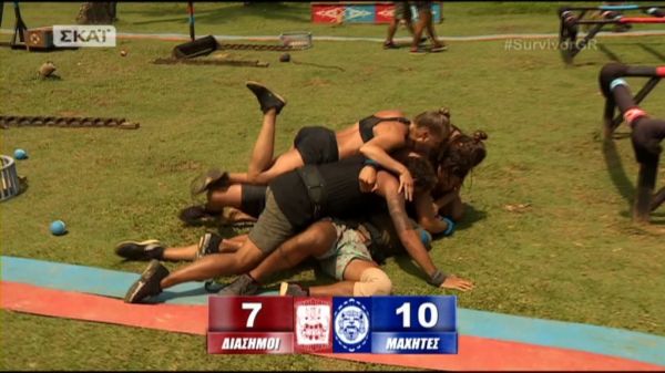 Survivor: Ποια ομάδα κέρδισε το έπαθλο φαγητού και τη διανυκτέρευση σε ξενοδοχείο;