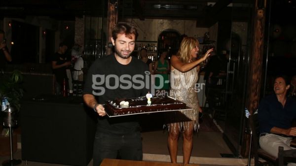 Απαστράπτουσα στα γενέθλια της η Χριστίνα Παππά