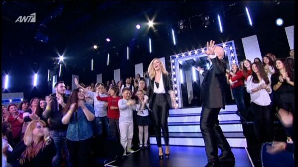 Sunday live: Μακρυπούλια - Μουτσινάς: Χορεύοντας εμφανίστηκαν στην πρεμιέρα τους στο τεράστιο πλατό 