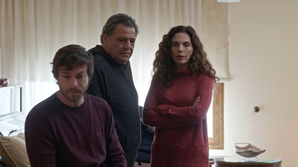 Το τατουάζ: Ο Ορφέας αποφασίζει να δώσει τέλος στη ζωή του και πέφτει από ταράτσα