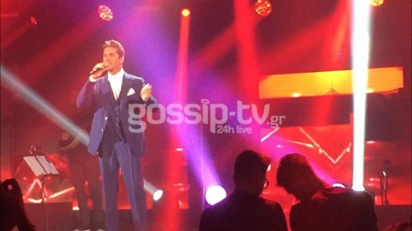 Νίκος Οικονομόπουλος: Η πρεμιέρα στη Θεσσαλονίκη, οι... ζημιές και η απουσία της Ευαγγελίας! 