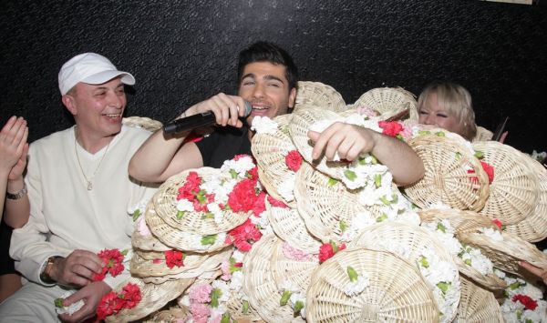 Θα σε μάθω εγώ κολύμπι…