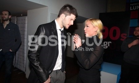 Λαμπερές παρουσίες στην επίδειξη του Ζούλια 