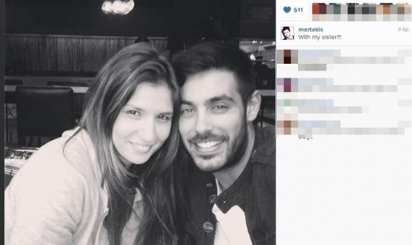 Η όμορφη κοπέλα είναι αδερφή του γνωστού τραγουδιστή…