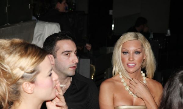 Ποια διάσημα ζευγάρια διασκέδασαν στην Άννα Βίσση;