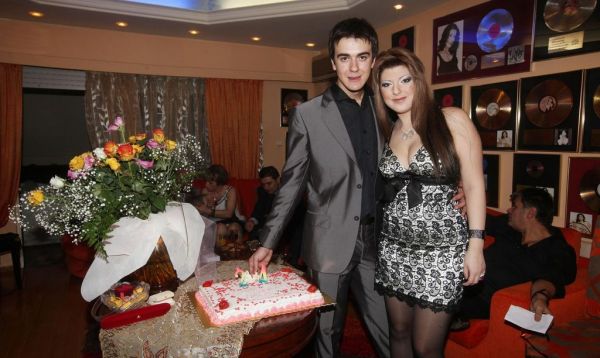 Το φωτογραφικό άλμπουμ του αρραβώνα της κόρης της Άντζελας