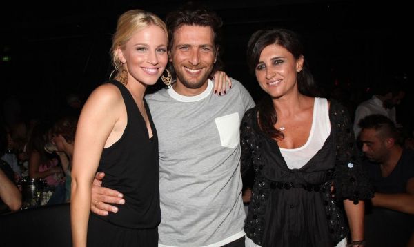 Νάντια Μπουλέ- Θανάσης Πάτρας: Διασκέδασαν στον Μαζωνάκη (φωτό)