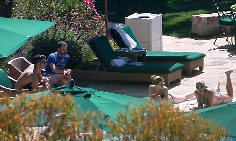 Scarlett Johansson – Bussy Phillips: Οι καμπύλες εν δράσει