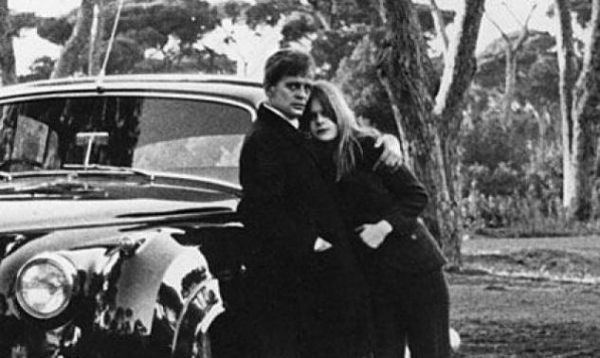 Κόρη πασίγνωστου ηθοποιού αποκαλύπτει: «O πατέρας μου με βίαζε από τα πέντε χρόνια μου»