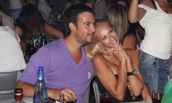 Τα καυτά φιλιά της Αφροδίτης Λασκούδη